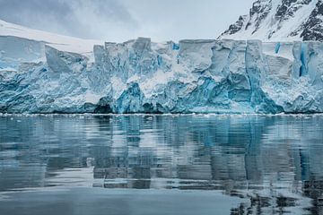 Spiegelung Gletscher Antarktis von Nanda Bussers