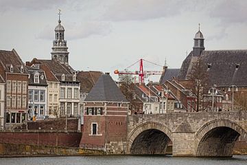Paysage urbain de Maastricht avec le pont Servaas sur Rob Boon