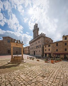 Piazza Grande und der Brunnen in der Stadt Montepulciano