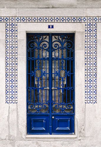 Porte bleue et carreaux à Porto | Photographie de voyage colorée