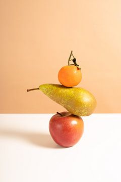 Apfel, Birne & Mandarine' Stilleben mit Obst (Porträt) von Abri&Koos