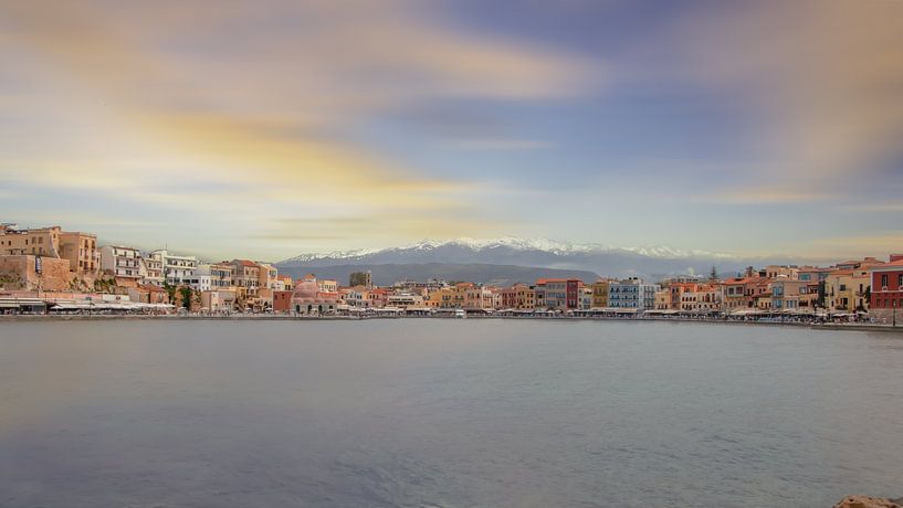 Zonsondergang boven de haven van Chania, Kreta Griekenland. van Jan Hendrik Golverdingen