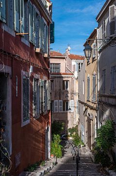 Straatje in Marseille, Frankrijk van Werner Lerooy
