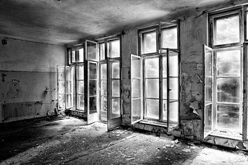 Windows dans un hôpital russe sur Eus Driessen