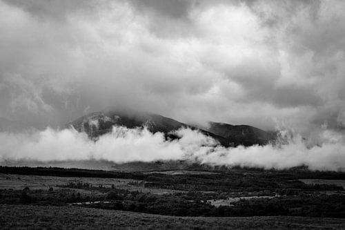 Ben Nevis gehuld in wolken