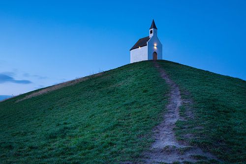 Kerkje op een terp
