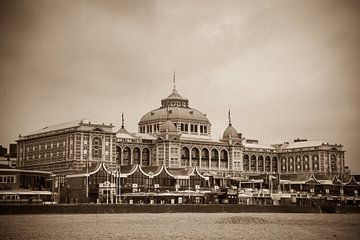 Het Kurhaus in Scheveningen (old) von Petra Brouwer