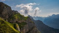 Uitzicht vanaf de Mittenwalder Höhensteig, schaapskudde in de Karwendel