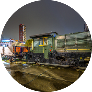Train at Rotterdam centre van Gerrit de Groot