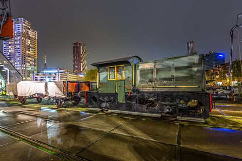 Zug im Zentrum von Rotterdam