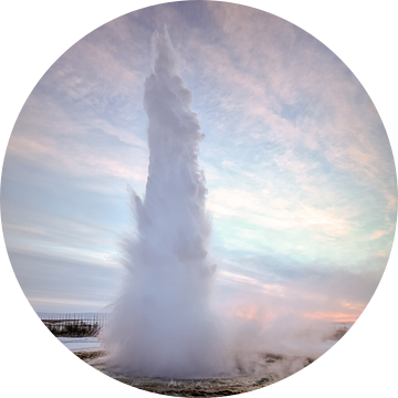 Geiser IJsland tijdens zonsopkomst van By Marjolein Design