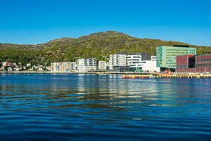 View to the city Hammerfest in Norway van Rico Ködder