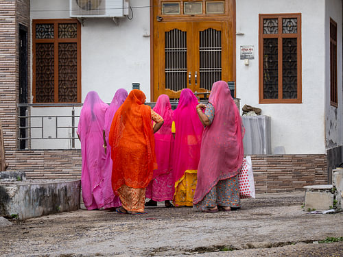 Die farbenfrohen Frauen Indiens