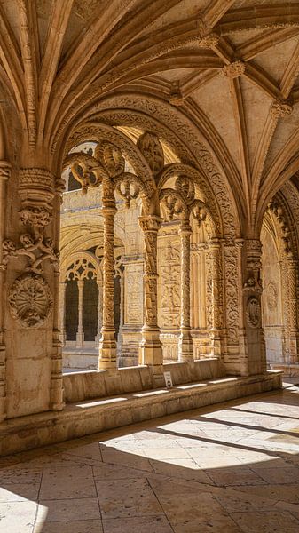 Mosteiro dos Jerónimos in Belém, Portugal van Jessica Lokker