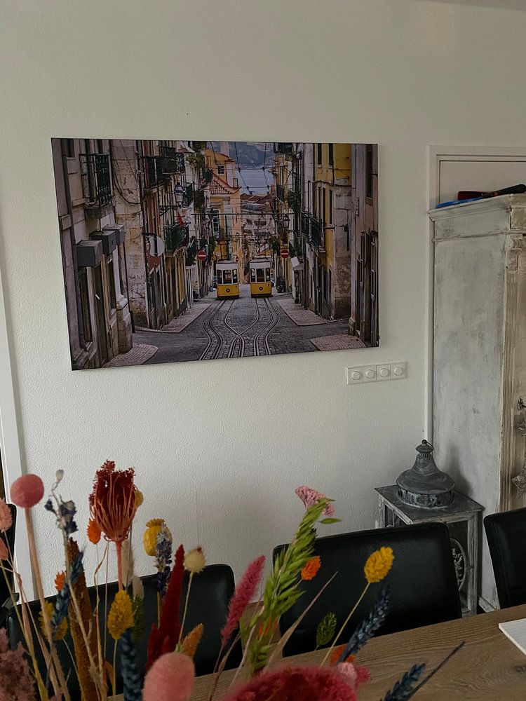 Tram historique à Lisbonne, Portugal  par Michael Abid 