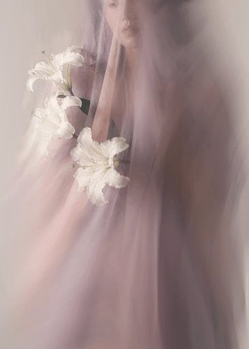 Elegante dame met bloemen