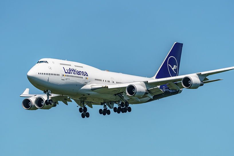 Le Boeing 747-400 (D-ABVM) de Lufthansa dans sa nouvelle livrée. par Jaap van den Berg