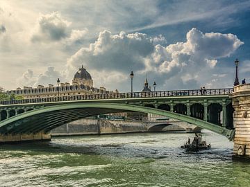 Paris, Seine by Vladyslav Durniev