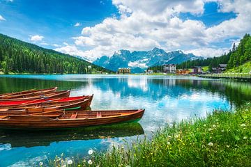 Boten op het Misurina-meer in de Dolomieten, Italië van Stefano Orazzini