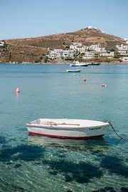Bateau en mer | Ile de Mykonos | Grèce photographie de voyage sur HelloHappylife