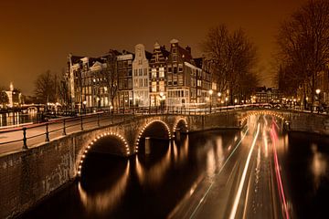 Amsterdam bij nacht van Arnaud Bertrande