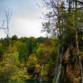 Vue sur le parc national des lacs de Plitvice sur Claudia Esveldt