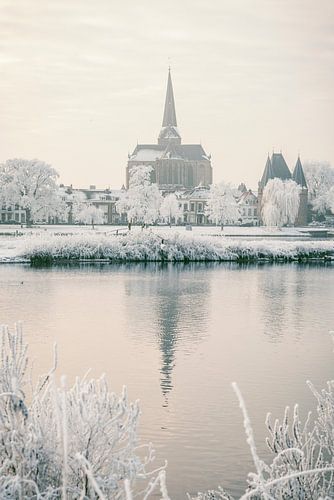 Uitzicht op Kampen en de IJssel in de winter