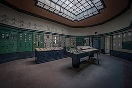 Verlaten Controlekamer met Zachte Kleuren van melvin leloup