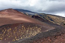 Schroffe Berglandschaft an den Hängen des Ätna