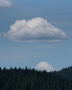 Perfect wolkje van Leon Brouwer