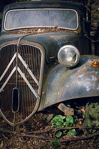 Verlaten Citroën oldtimer van Tim Vlielander