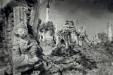 Pagoda's temple complex Indein Myanmar. by Ron van der Stappen