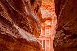 Doorkijk naar Verborgen Treasury in Petra van Nancy Pauwels Photo