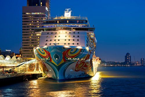 Cruise ship seen from the front in Rotterdam