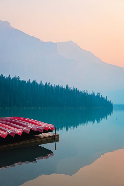 Sunrise over Emerald Lake by laficoco