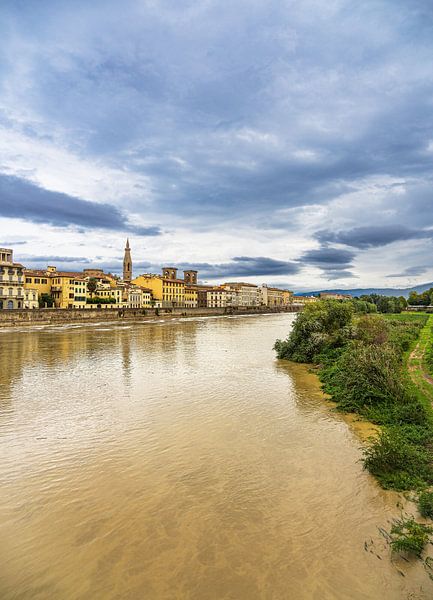 View of the river Arno in Florence, Italy by Rico Ködder