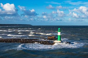 Mole an der Ostseeküste in Warnemünde