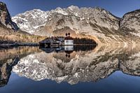 Watzmann oostzijde met kerkje van St. Bartholomä