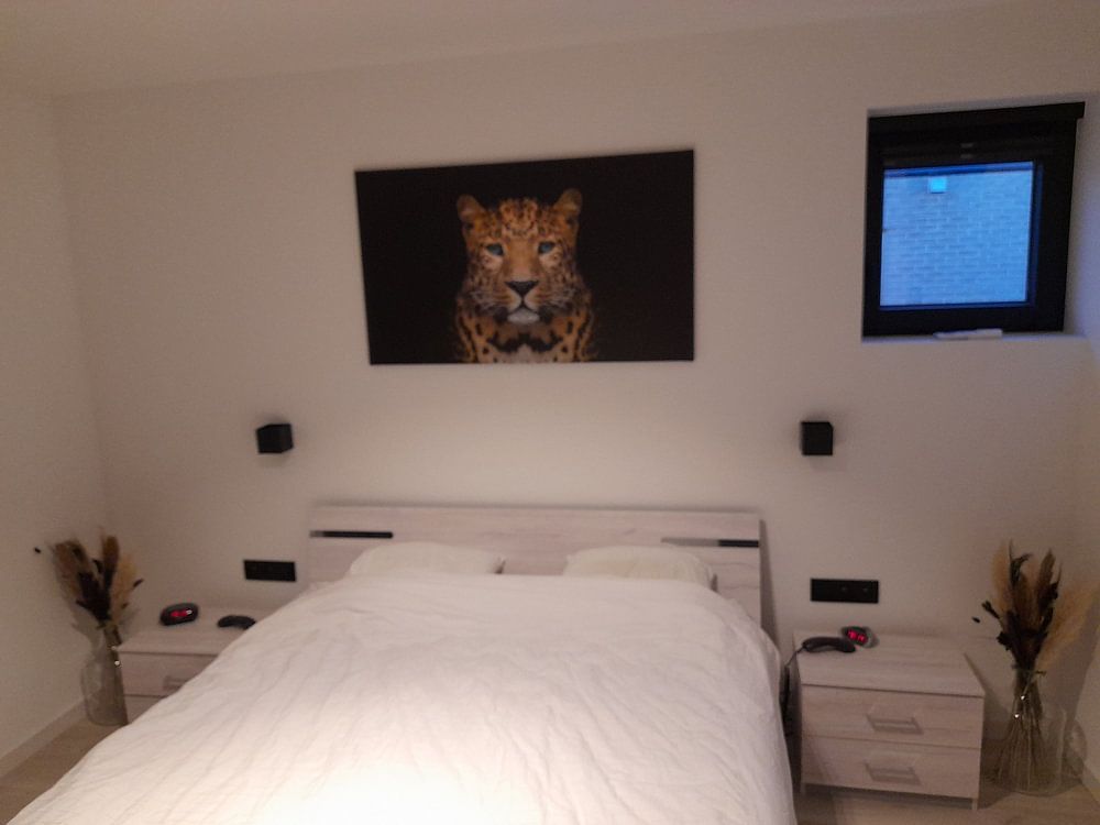 Panter tegen zwarte achtergrond - Panters - Dieren - Roofdieren - Portret - Panter - Panterprint  van Designer 