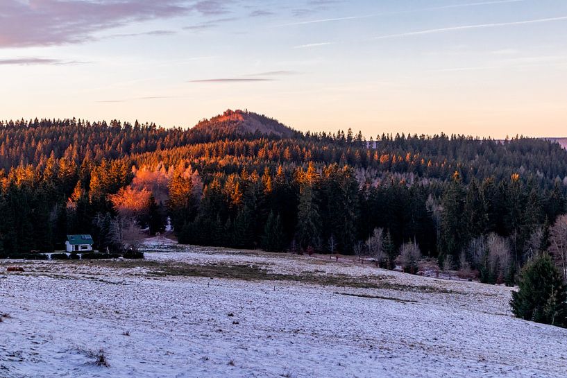 Korte wandeling bij zonsondergang naar de Ruppberg bij Zella-Mehlis - Thüringen - Duitsland van Oliver Hlavaty
