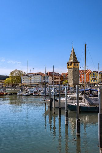 Havenzicht in Lindau aan het Bodenmeer met de Mang toren