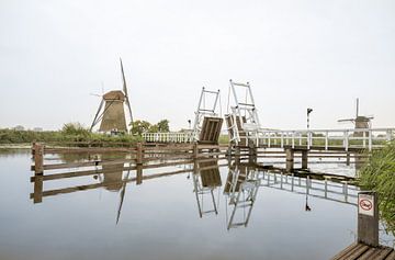 drawbridge at the windmill sur Marcel Derweduwen