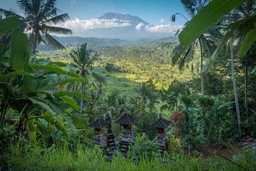 Blik op mount Agung in Bali van Bart Hageman Photography