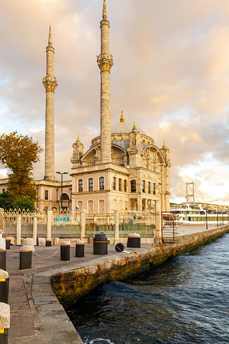La mosquée d'Ortaköy au coucher du soleil