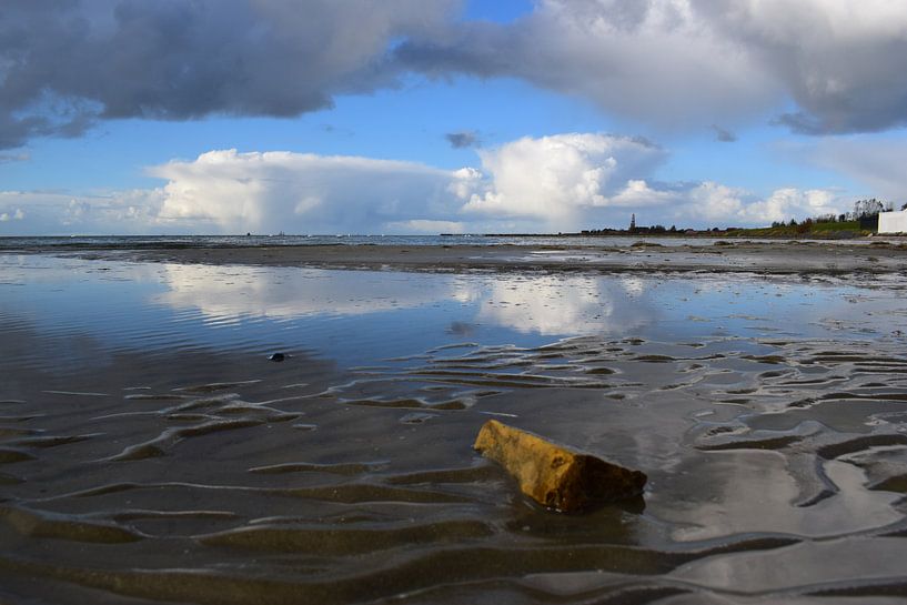 reflection of the clouds by Hindeloopen Natuurlijk