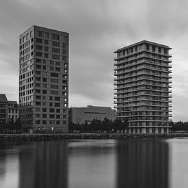 Kattendijkdok Wohnblocks | Stadtfotografie | Schwarz-Weiß von Daan Duvillier | Dsquared Photography