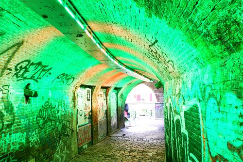 Utrecht - Tunnel met gekleurde lampen