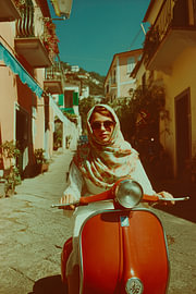 Kodachrome-Stil: Frau auf einem roten Roller in einer italienischen Gasse von Steinfox Art