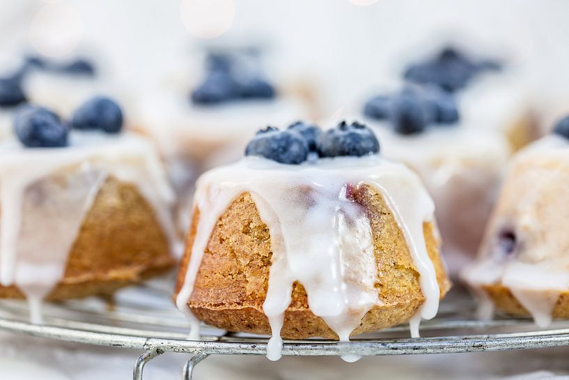 Teacakes met blauwe bessen & amandelen par Nina van der Kleij