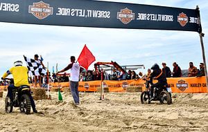 Vélos et planches à Zandvoort